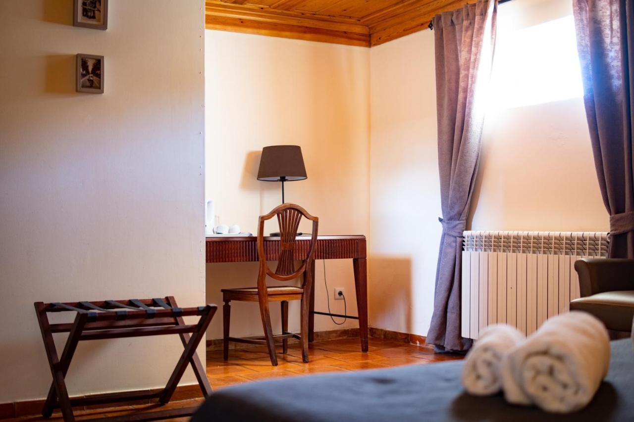 Hotel Rural Quinta Do Juncal Serra d'El-Rei Esterno foto
