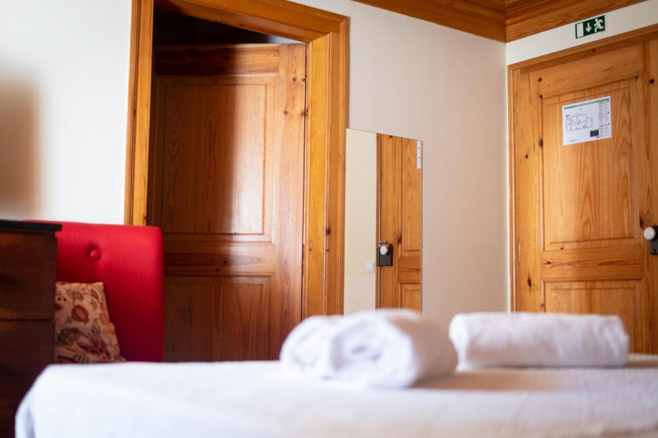 Hotel Rural Quinta Do Juncal Serra d'El-Rei Esterno foto